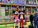 Thumbnail 6 Minni und Mickey Mouse auf dem Heider Jahrmarkt 2023